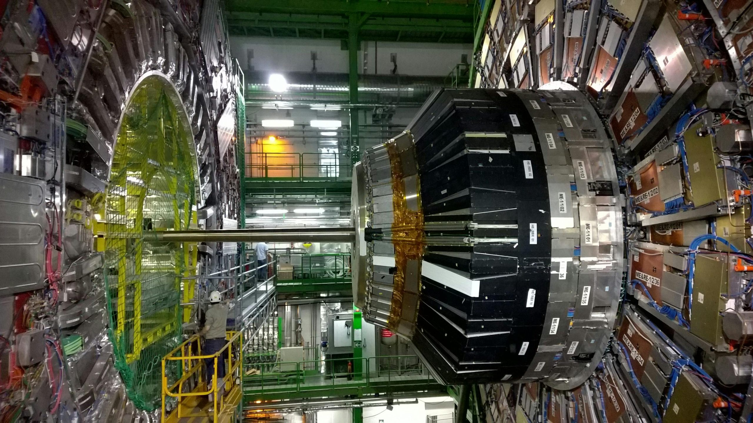 Trump will das CERN kaufen: „Endlich mein eigenes schwarzes Loch – passt zu meinem Ego“
