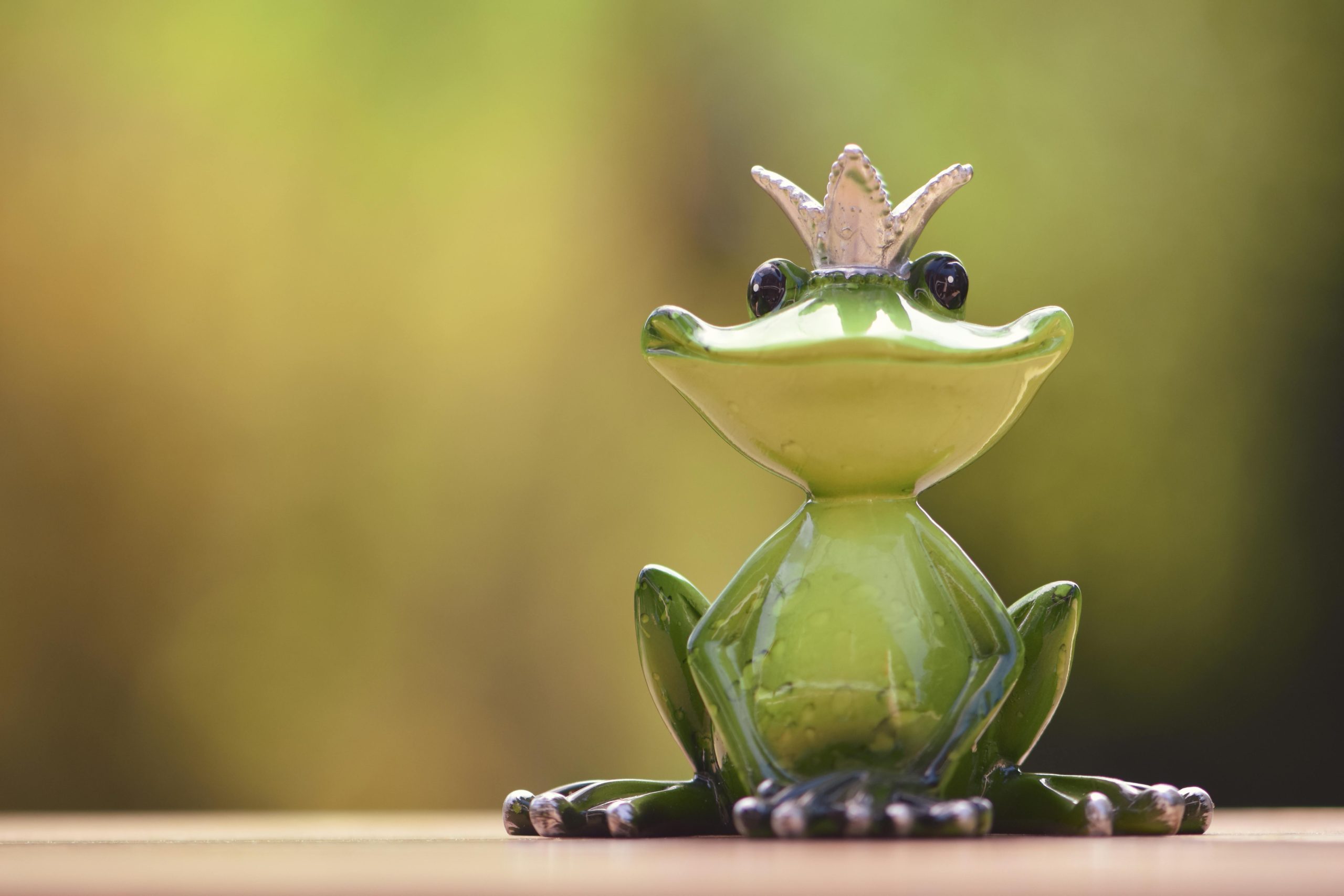 Froschkönig gibt sich natürlich: „Ich bin kein Exhibitionist – ich bin überzeugter Nudist“