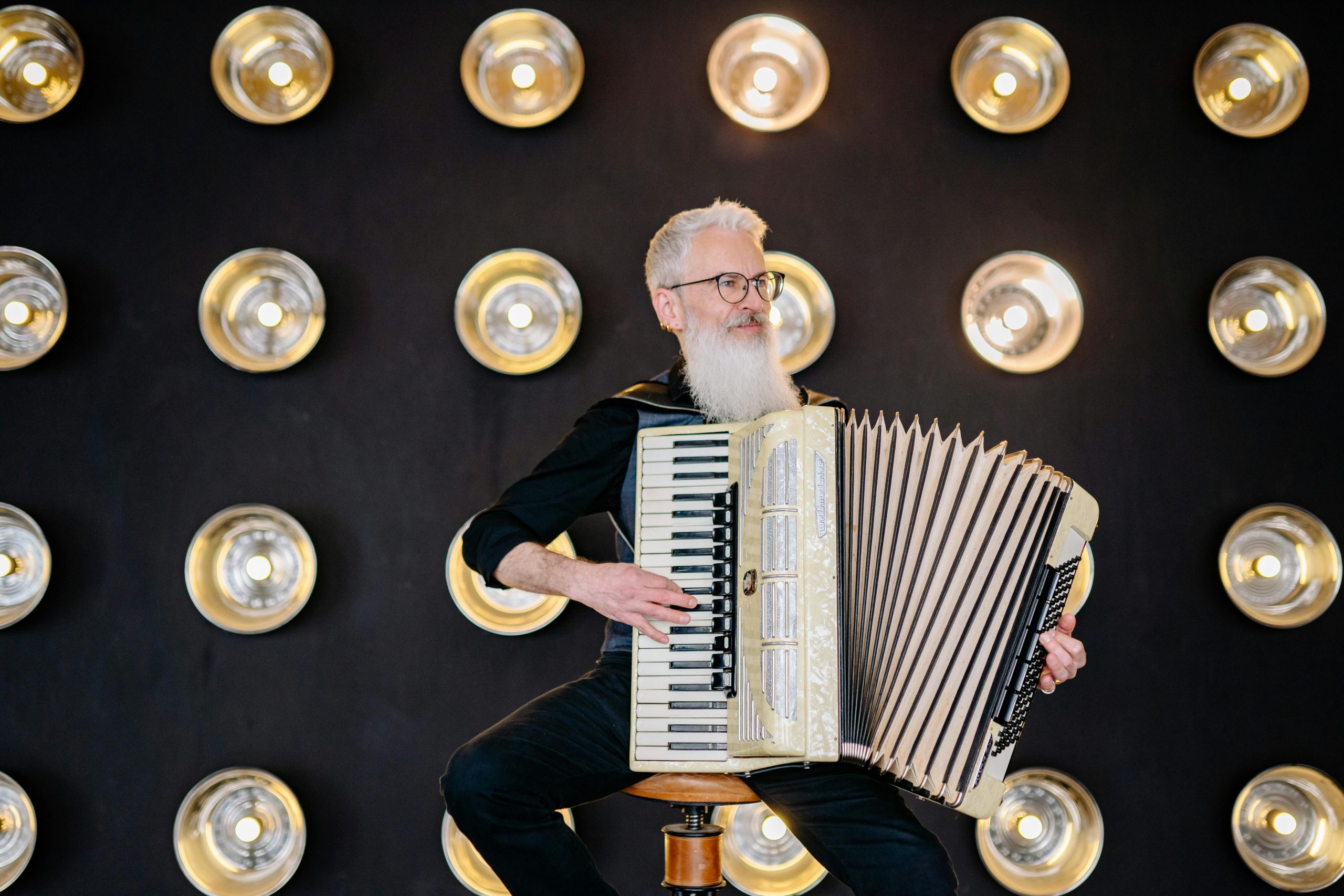 Kleinanzeigen (Das Musical) – Drama. Liebe. Versandkosten.
