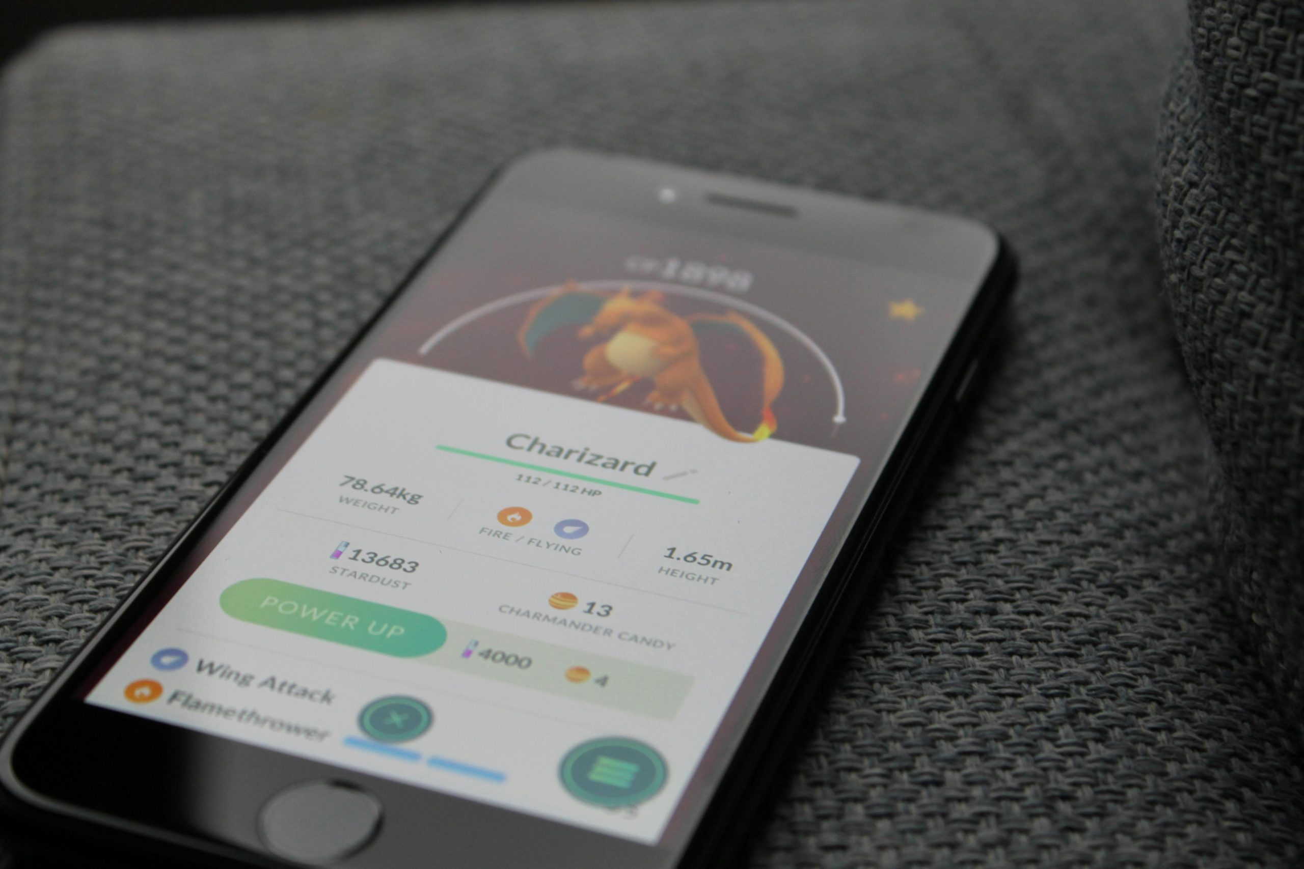 EILMELDUNG: Umweltamt warnt – „Zu viele Pokémon-Spieler im Wasser: Ökosystem droht zu digitalisieren“