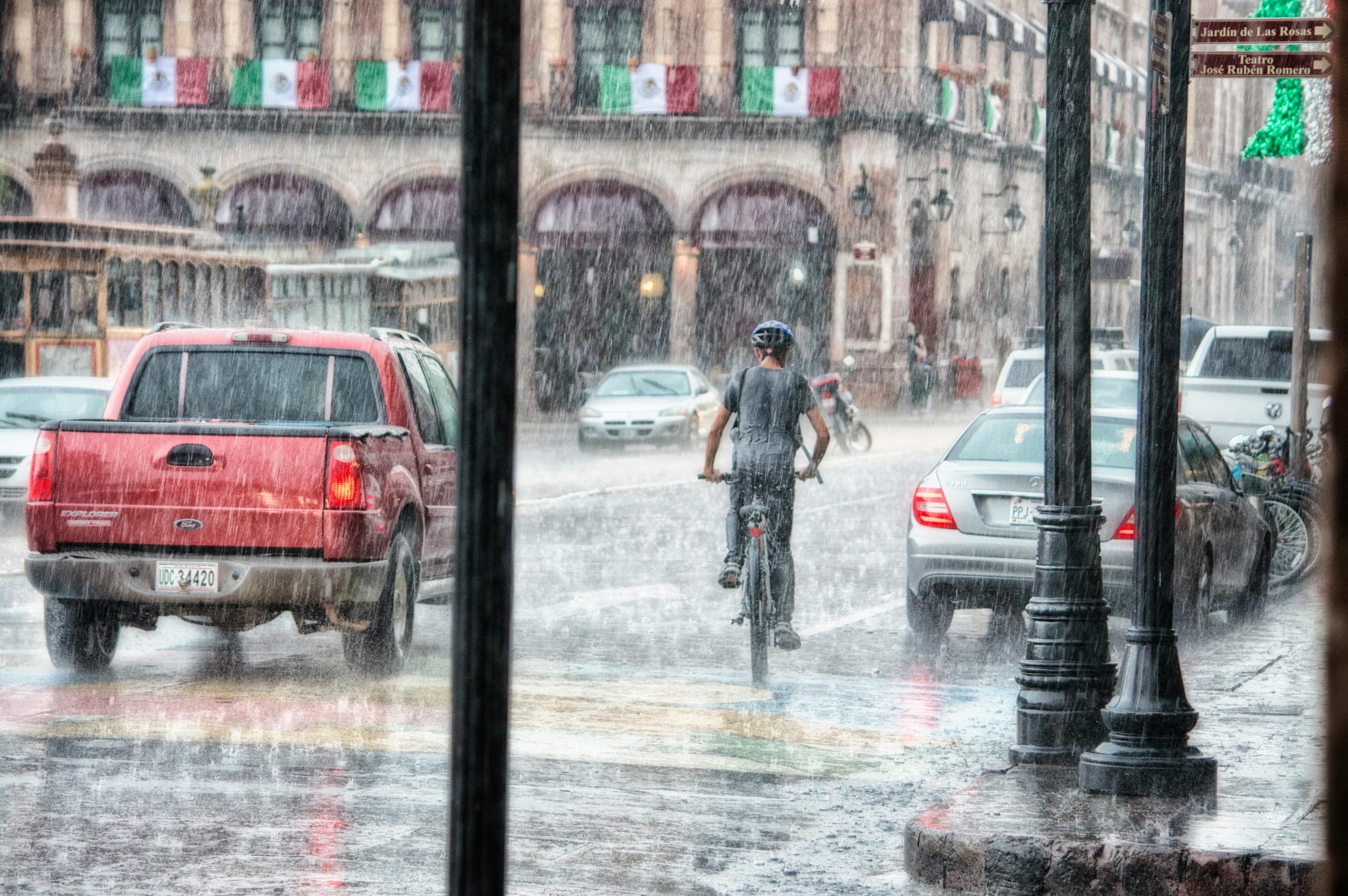 Wetter schlägt zurück: Tiefdruckgebiet droht mit Shitstorm, wenn es weiter beschuldigt wird