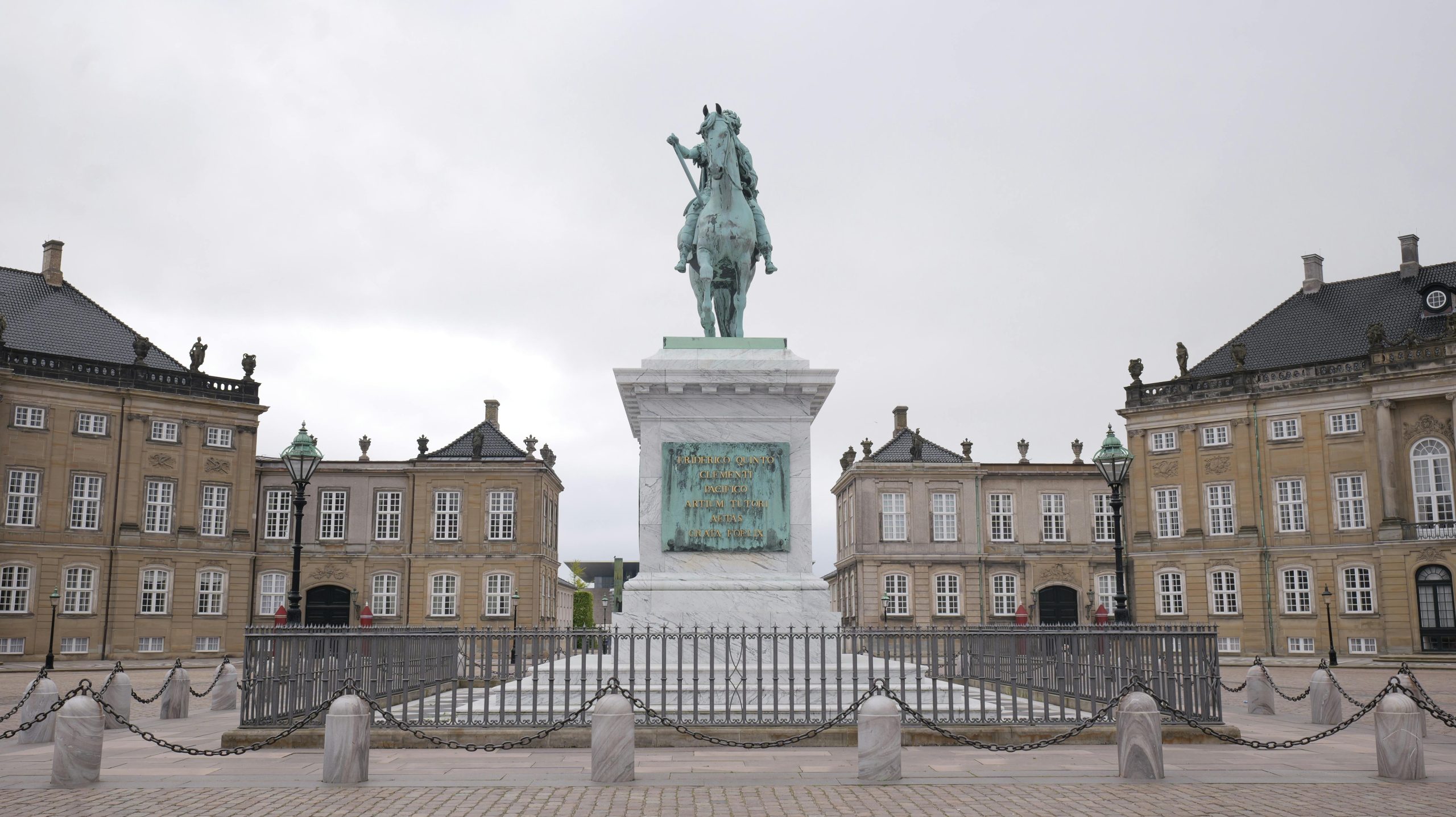 Krisensitzung im Schloss Amalienborg: „Operation Bollede“